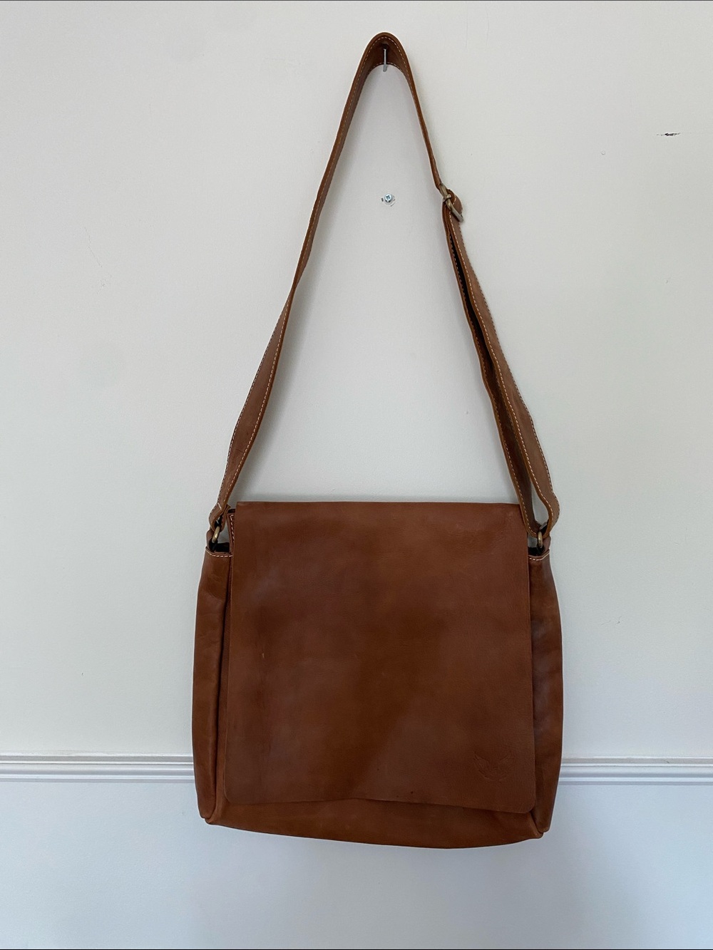 Men's Brown Leather Messenger Bag with Adjustable Strap